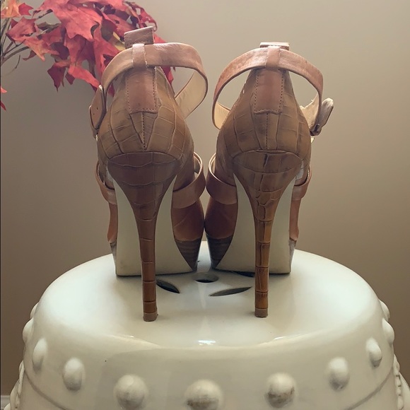 Guess beige platform heels - Picture 4 of 4